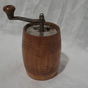 Vintage Wood Barrel Pepper Mill Grinder Made In Italy
